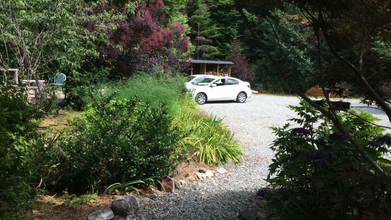 Secret Cove Cottage Suites Halfmoon Bay Buitenkant foto