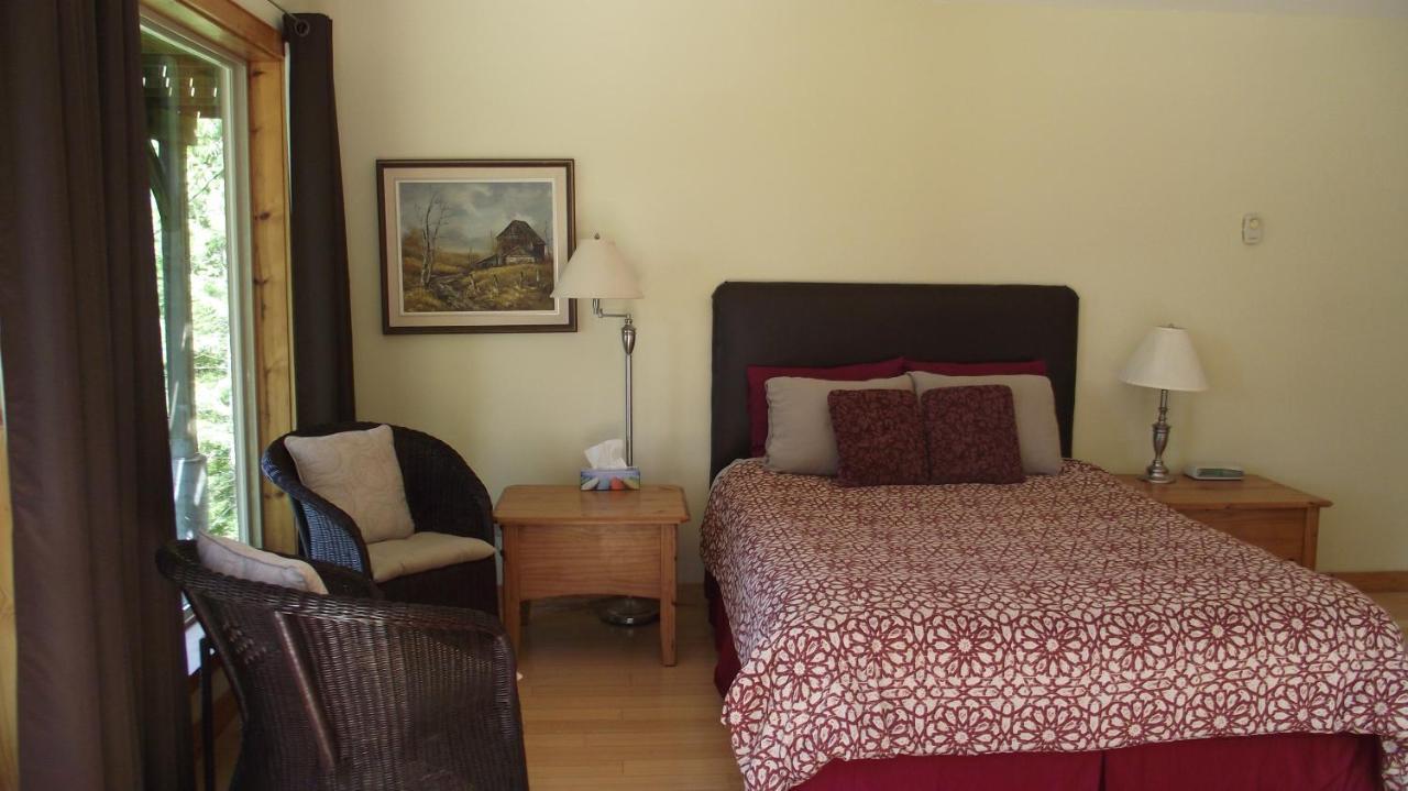 Secret Cove Cottage Suites Halfmoon Bay Buitenkant foto